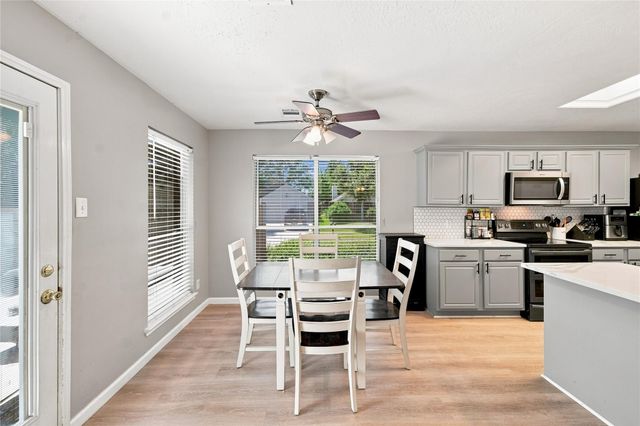 217 Fox Springs Court, Dickinson, TX 77539