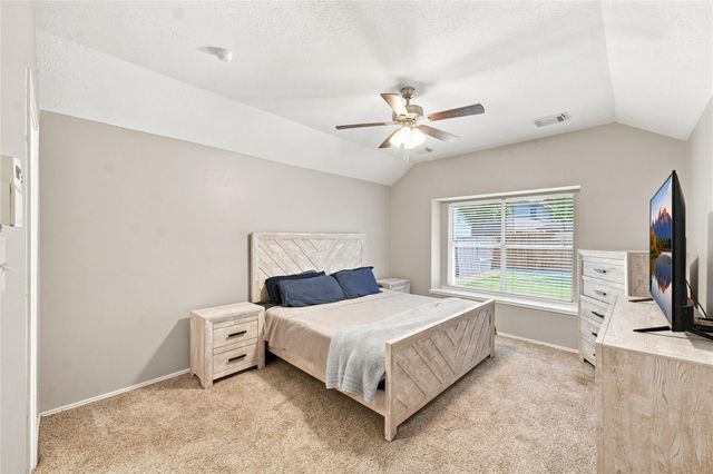 217 Fox Springs Court, Dickinson, TX 77539