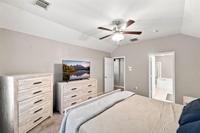 217 Fox Springs Court, Dickinson, TX 77539