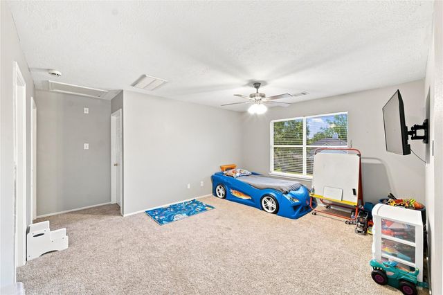 217 Fox Springs Court, Dickinson, TX 77539