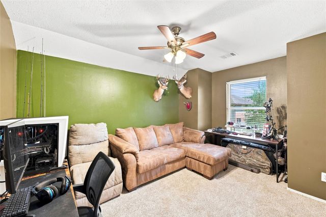 217 Fox Springs Court, Dickinson, TX 77539