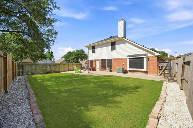 217 Fox Springs Court, Dickinson, TX 77539