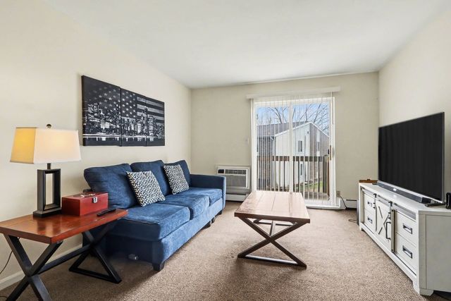 1900 Light Road 210, Oswego, IL 60543