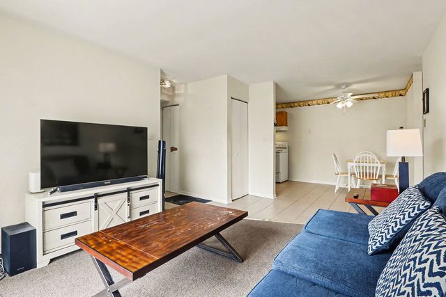 1900 Light Road 210, Oswego, IL 60543