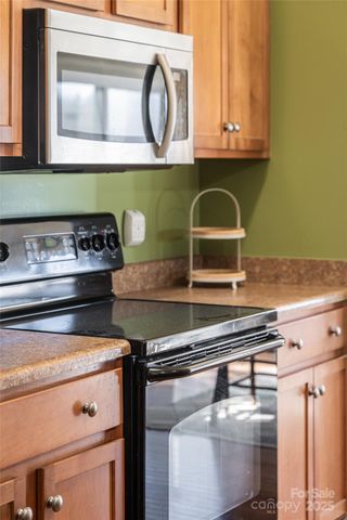 32 White Fox Drive, Fletcher, NC 28732