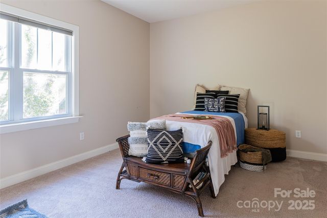 32 White Fox Drive, Fletcher, NC 28732