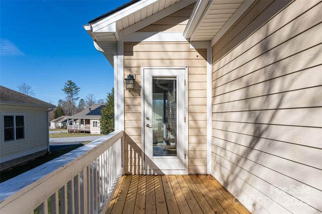 32 White Fox Drive, Fletcher, NC 28732