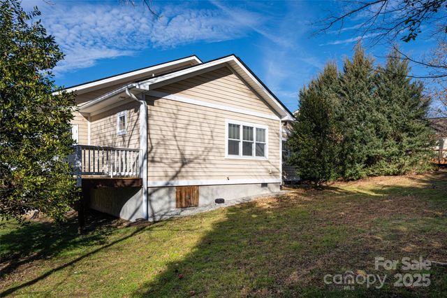 32 White Fox Drive, Fletcher, NC 28732