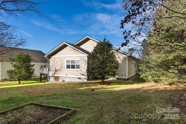 32 White Fox Drive, Fletcher, NC 28732