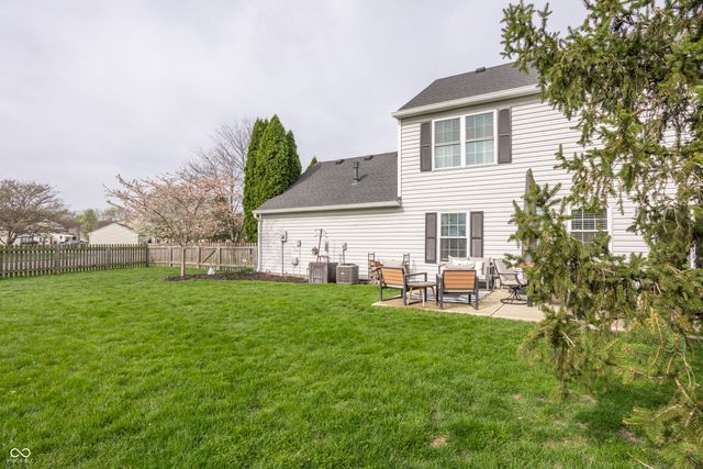11209 Autumn Harvest Drive, Fishers, IN 46038