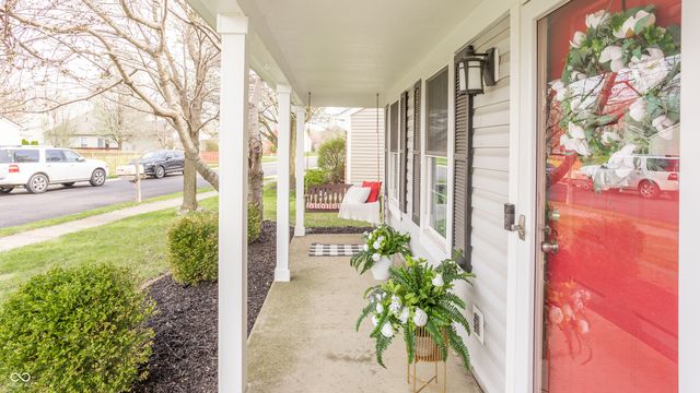 11209 Autumn Harvest Drive, Fishers, IN 46038