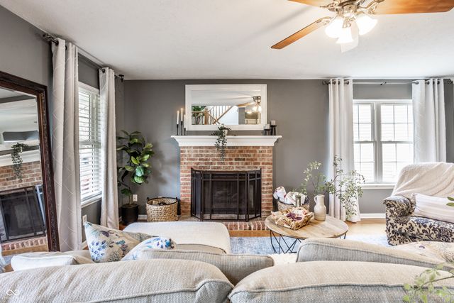 11209 Autumn Harvest Drive, Fishers, IN 46038