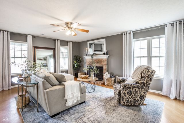 11209 Autumn Harvest Drive, Fishers, IN 46038