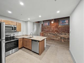 90 Grove St LL4, Worcester, MA 01605
