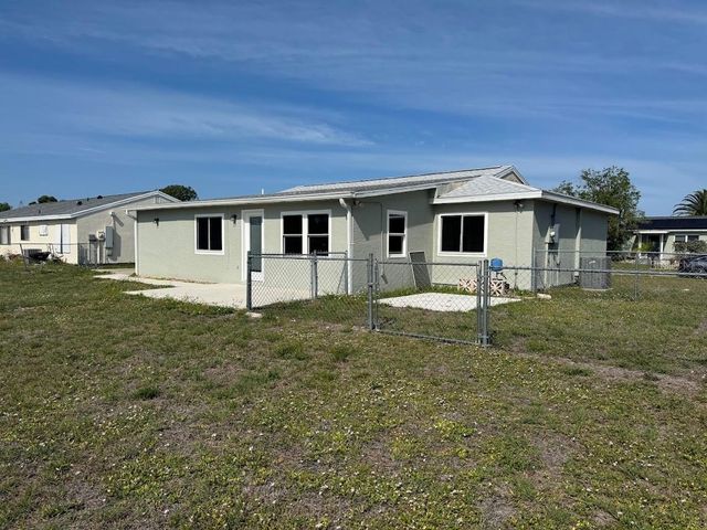 2422 ROXBURY CIRCLE, North Port, FL 34287