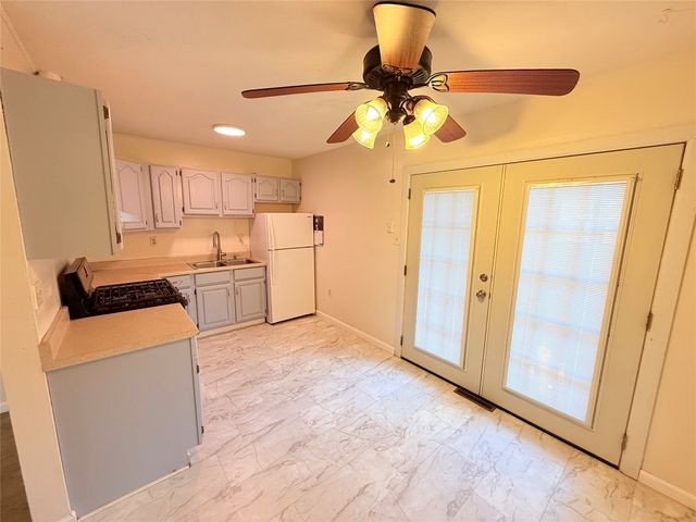 2444 E 26TH Street, Erie, PA 16510