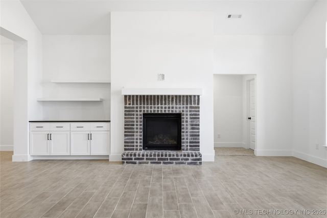 2045 E 130th Street S, Jenks, OK 74037