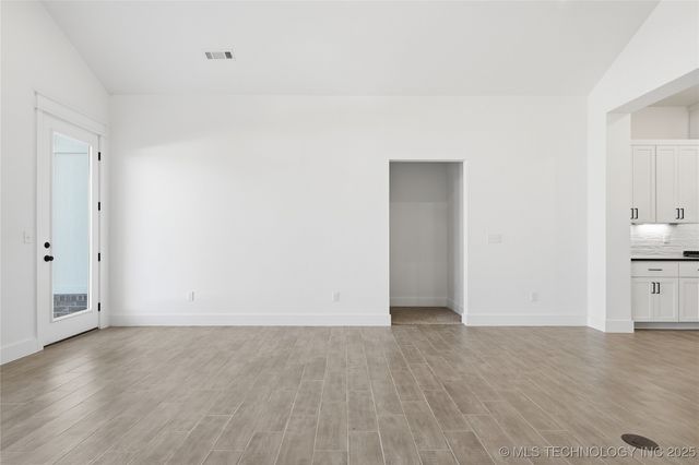 2045 E 130th Street S, Jenks, OK 74037