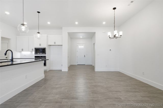 2045 E 130th Street S, Jenks, OK 74037