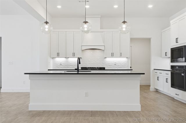 2045 E 130th Street S, Jenks, OK 74037