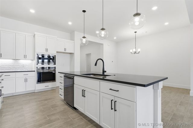 2045 E 130th Street S, Jenks, OK 74037