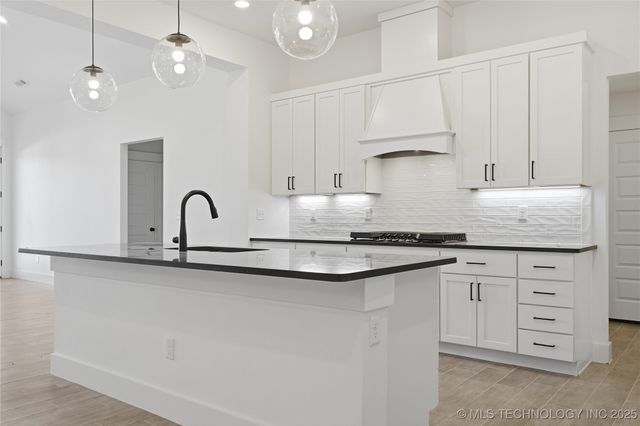 2045 E 130th Street S, Jenks, OK 74037