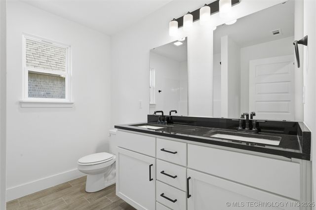 2045 E 130th Street S, Jenks, OK 74037