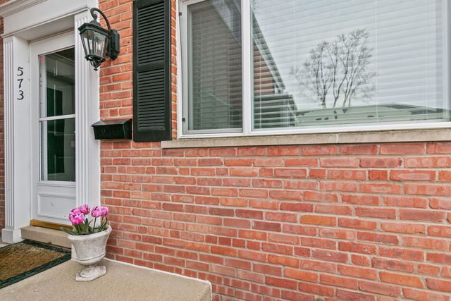 573 Shorely Drive, Barrington, IL 60010