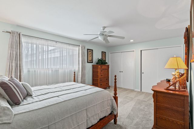 573 Shorely Drive, Barrington, IL 60010