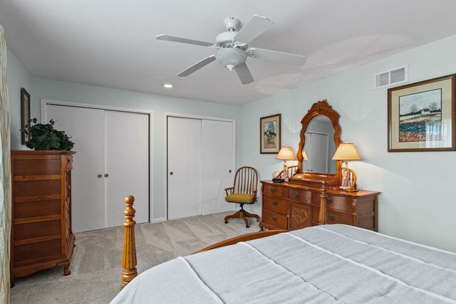 573 Shorely Drive, Barrington, IL 60010