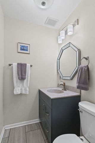 573 Shorely Drive, Barrington, IL 60010