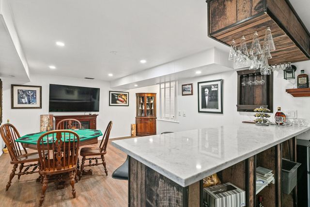 573 Shorely Drive, Barrington, IL 60010