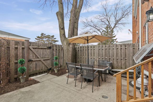 573 Shorely Drive, Barrington, IL 60010