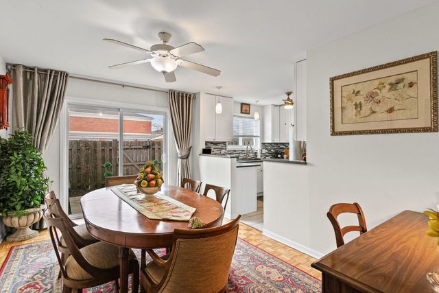 573 Shorely Drive, Barrington, IL 60010