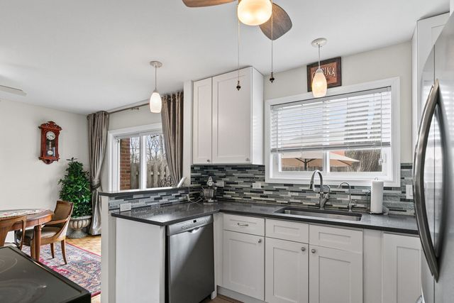 573 Shorely Drive, Barrington, IL 60010