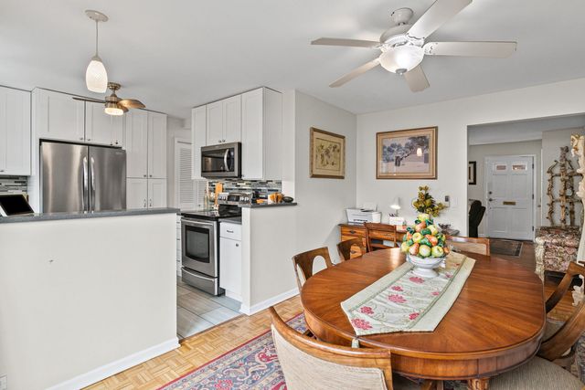 573 Shorely Drive, Barrington, IL 60010