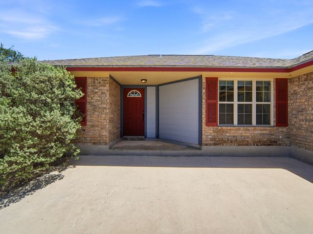 342 Chipman Court, Bandera, TX 78003
