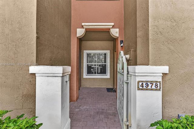 4978 White Mangrove Way E, Dania Beach, FL 33312