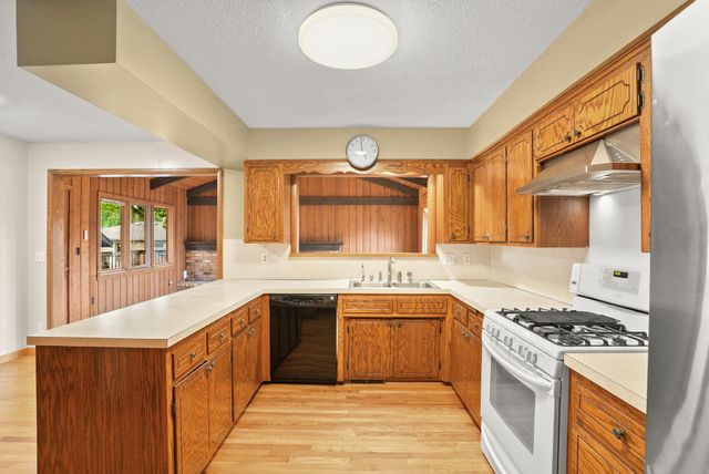 4018 Shamrock Drive NE, Saint Anthony, MN 55421