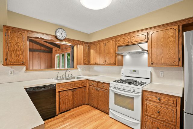 4018 Shamrock Drive NE, Saint Anthony, MN 55421