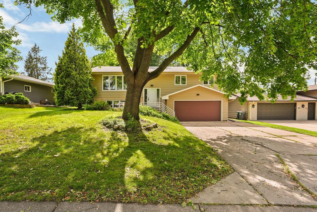 4018 Shamrock Drive NE, Saint Anthony, MN 55421 — photo 4