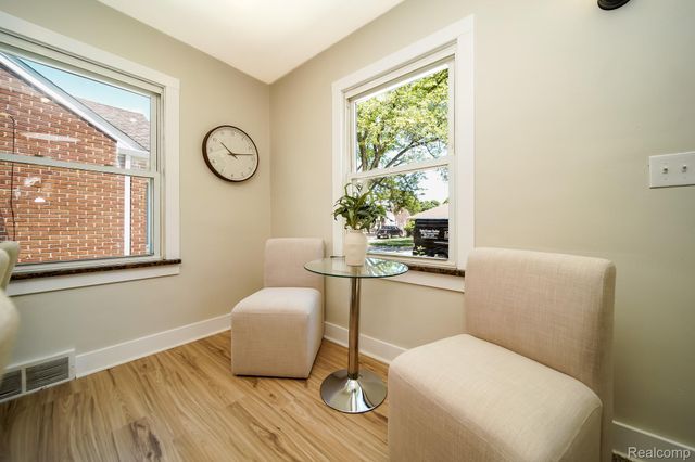 8076 Winona Avenue, Allen Park, MI 48101