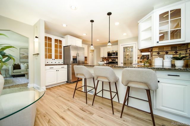 8076 Winona Avenue, Allen Park, MI 48101