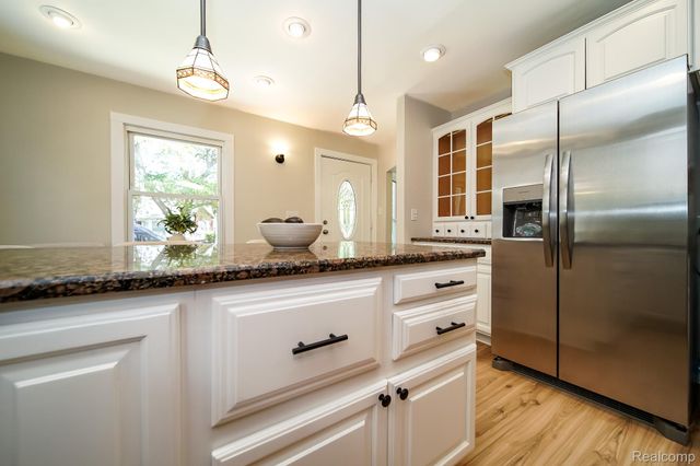 8076 Winona Avenue, Allen Park, MI 48101