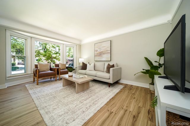 8076 Winona Avenue, Allen Park, MI 48101