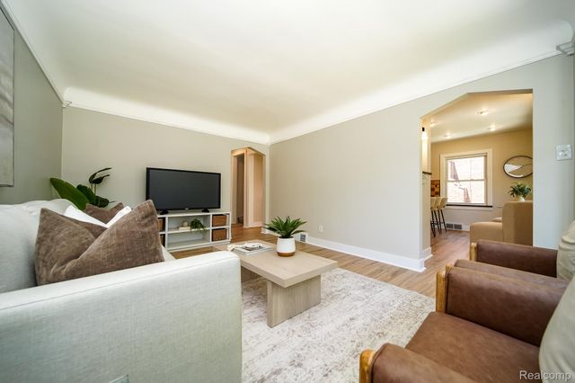 8076 Winona Avenue, Allen Park, MI 48101