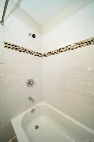 8076 Winona Avenue, Allen Park, MI 48101