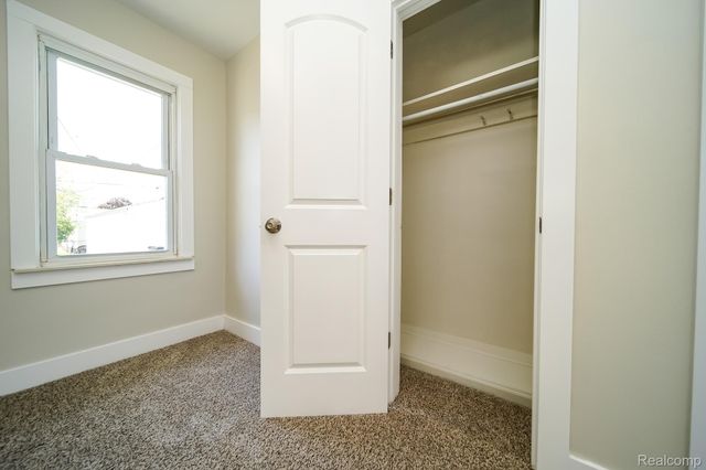 8076 Winona Avenue, Allen Park, MI 48101