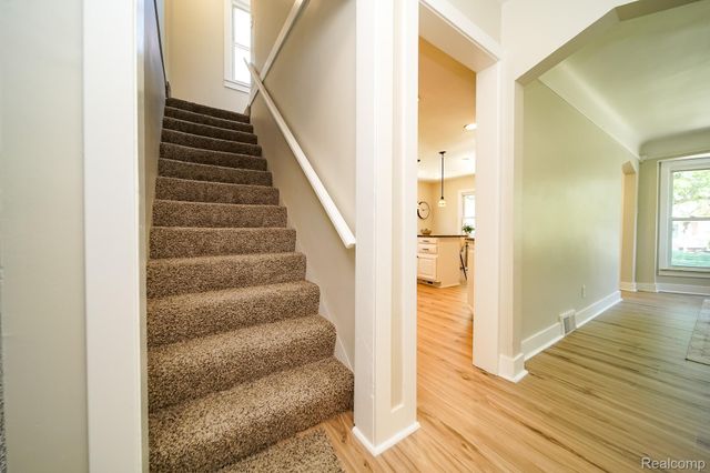 8076 Winona Avenue, Allen Park, MI 48101