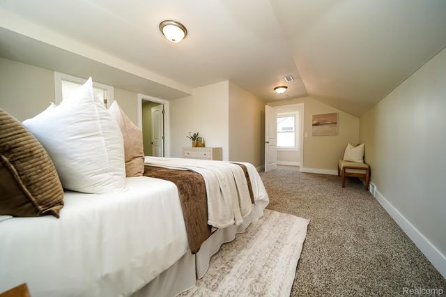 8076 Winona Avenue, Allen Park, MI 48101